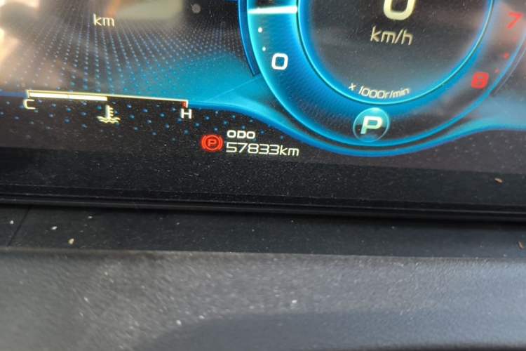Used Geely Auto Haoyue 2020 1.8TD DCT Flagship 7-Seater Odometer Close Up