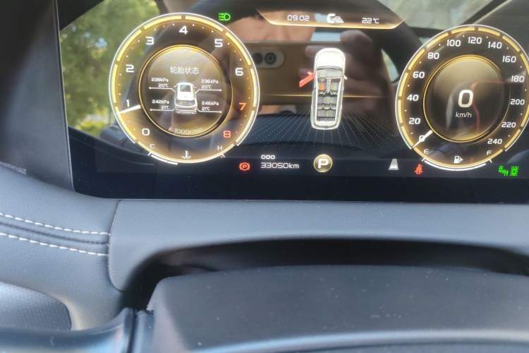 Used Geely Auto Haoyue 2020 1.8TD DCT Flagship 7-Seater Odometer Close Up