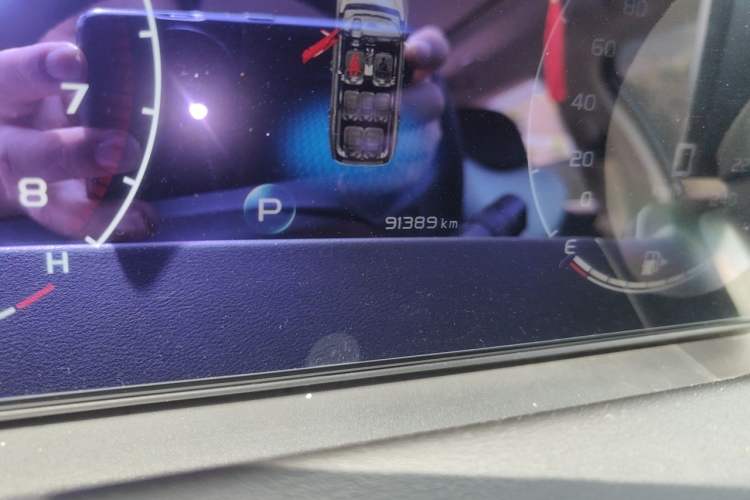 Used Geely Auto Haoyue 2020 1.8TD DCT Luxury 7-Seater Odometer Close Up