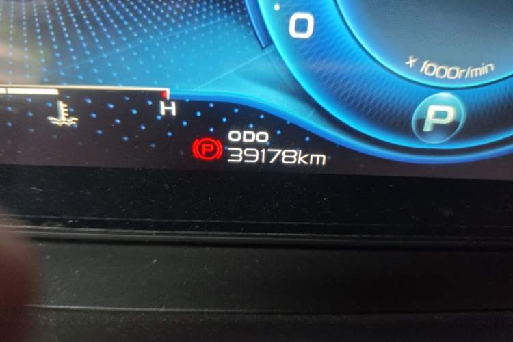 Used Geely Auto Haoyue 2020 1.8TD DCT Flagship 7-Seater Odometer Close Up