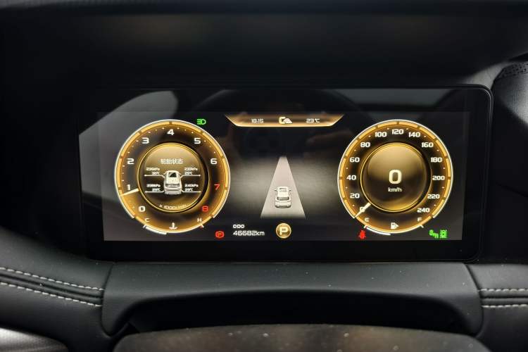 Used Geely Auto Haoyue 2020 1.8TD DCT Flagship 7-Seater Odometer Close Up