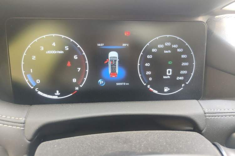 Used Geely Auto Haoyue 2020 1.8TD DCT Luxury 7-Seater Odometer Close Up