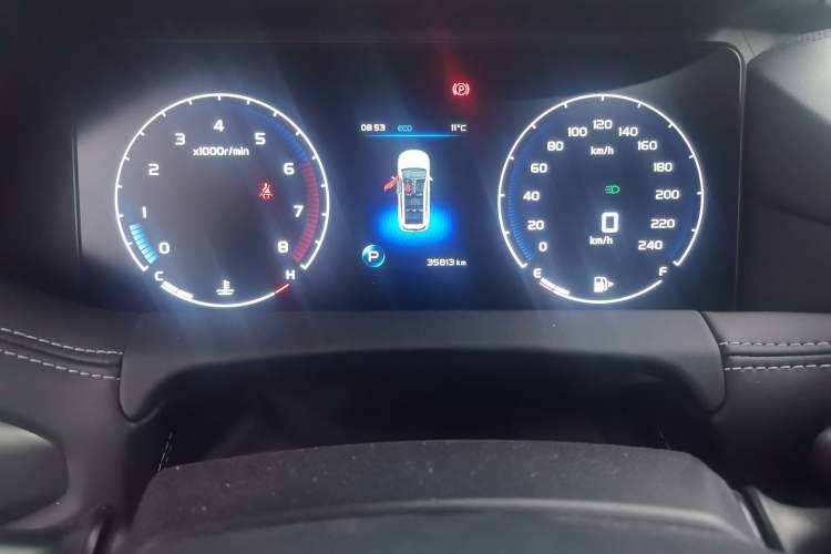 Used Geely Auto Haoyue 2020 1.8TD DCT Luxury 7-Seater Odometer Close Up