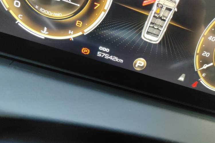 Used Geely Auto Haoyue 2020 1.8TD DCT Flagship 7-Seater Odometer Close Up
