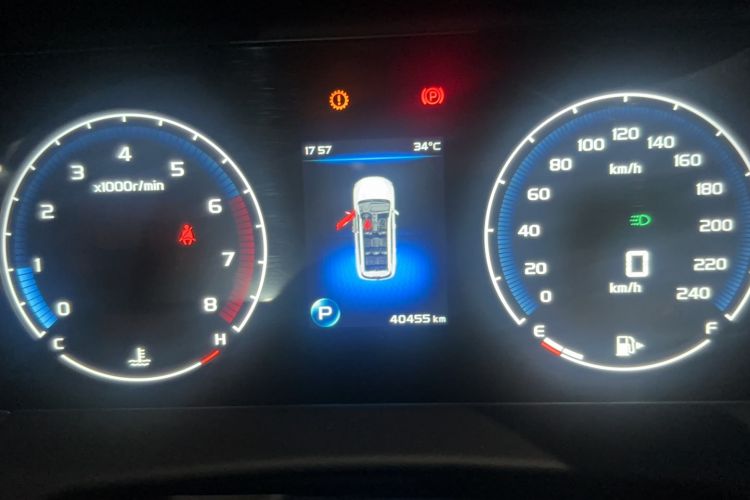 Used Geely Auto Haoyue 2020 1.8TD DCT Luxury 7-Seater Odometer Close Up