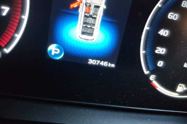 Used Geely Auto Haoyue 2020 1.8TD DCT Luxury 7-Seater Odometer Close Up
