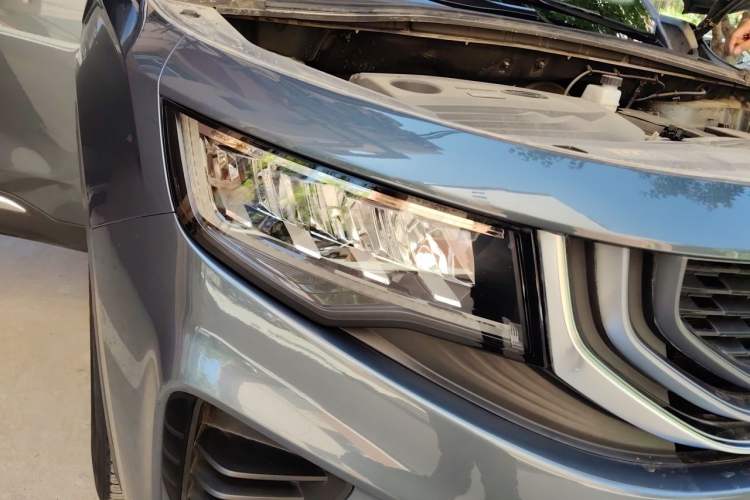 Used Geely Auto Haoyue 2020 1.8TD DCT Luxury 7-Seater Right Front Headlight