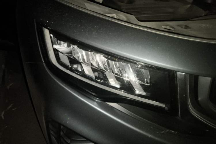 Used Geely Auto Haoyue 2020 1.8TD DCT Luxury 7-Seater Right Front Headlight