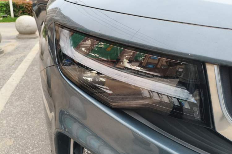 Used Geely Auto Haoyue 2020 1.8TD DCT Flagship 5-Seater Right Front Headlight
