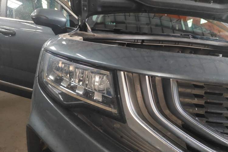Used Geely Auto Haoyue 2020 1.8TD DCT Luxury Model 5 Seats Right Front Headlight