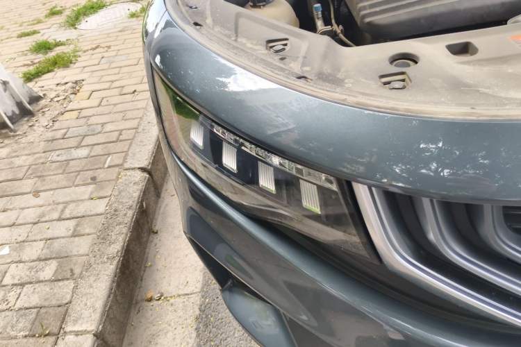 Used Geely Auto Haoyue 2020 1.8TD DCT Luxury Model 5 Seats Right Front Headlight