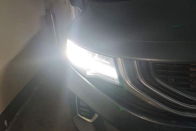 Used Geely Auto Haoyue 2020 1.8TD DCT Flagship 7-Seater Right Front Headlight