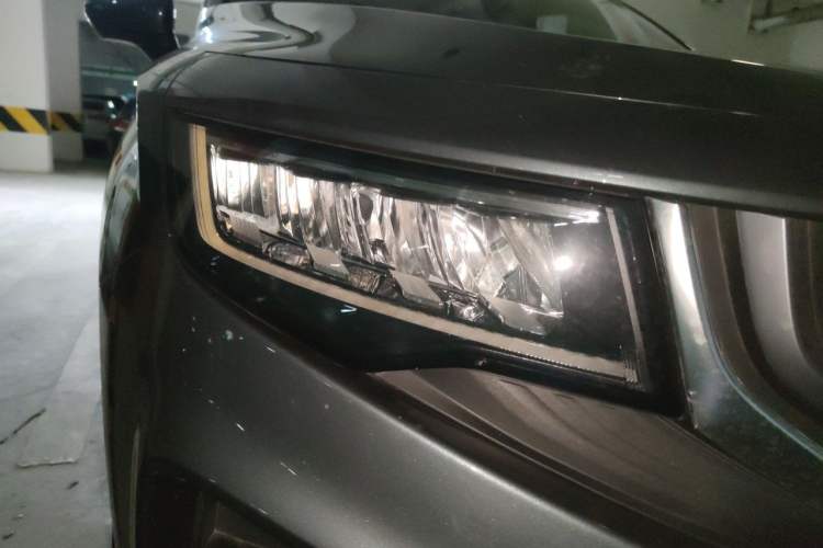 Used Geely Auto Haoyue 2020 1.8TD DCT Luxury 7-Seater Right Front Headlight