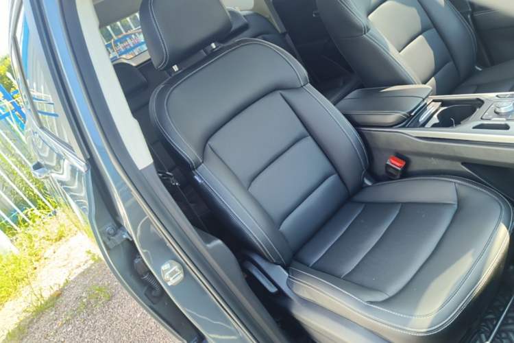 Used Geely Auto Haoyue 2020 1.8TD DCT Luxury Model 5 Seats Right Front Seat
