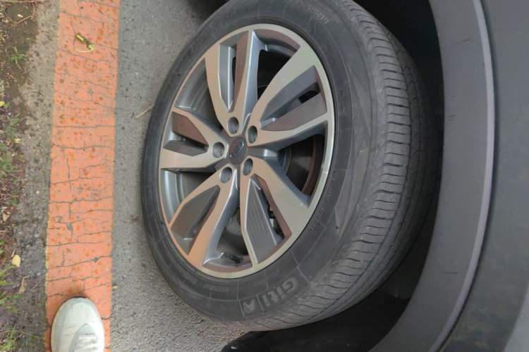 Used Geely Auto Haoyue 2020 1.8TD DCT Luxury 7-Seater Right Front Wheel Hub