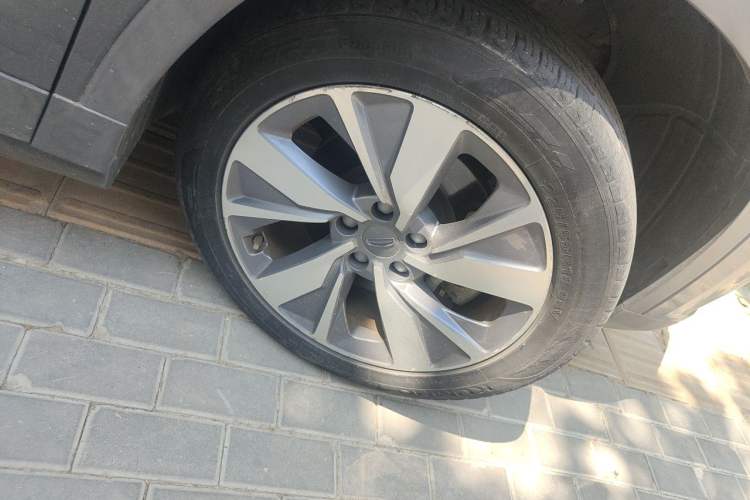 Used Geely Auto Haoyue 2020 1.8TD DCT Luxury 7-Seater Right Front Wheel Hub