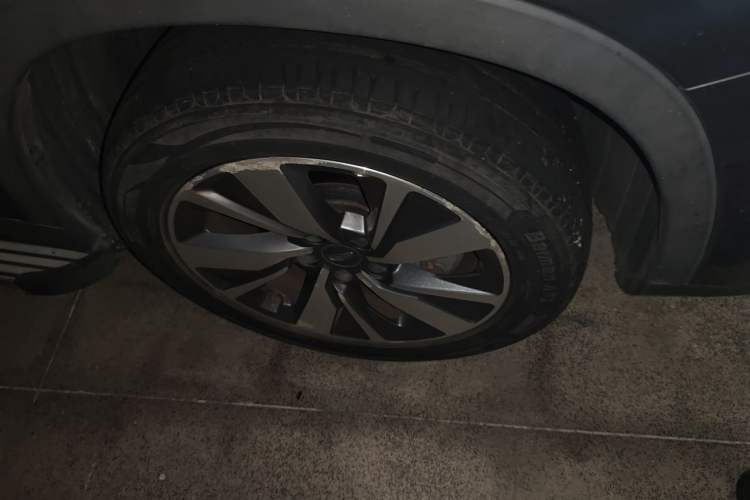 Used Geely Auto Haoyue 2020 1.8TD DCT Flagship 7-Seater Right Front Wheel Hub
