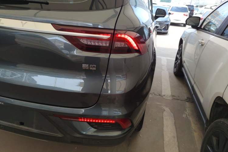 Used Geely Auto Haoyue 2020 1.8TD DCT Luxury Model 5 Seats Right Rear Taillight