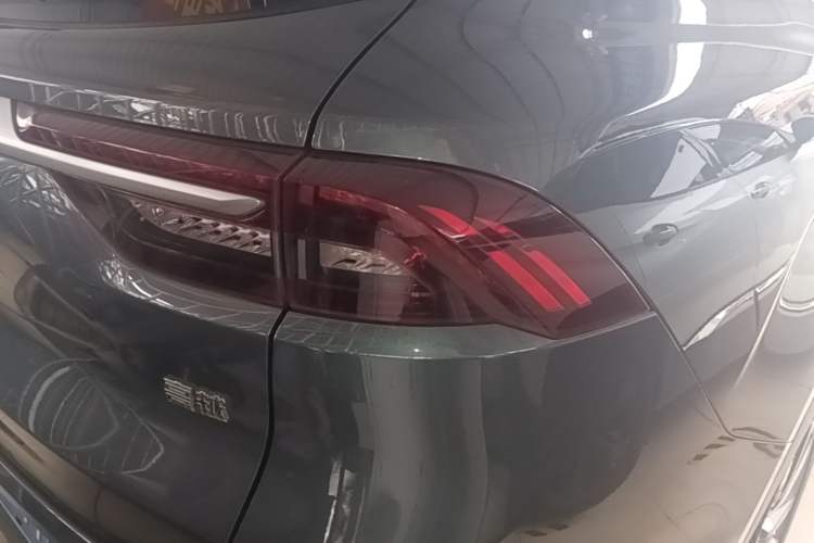 Used Geely Auto Haoyue 2020 1.8TD DCT Luxury 7-Seater Right Rear Taillight