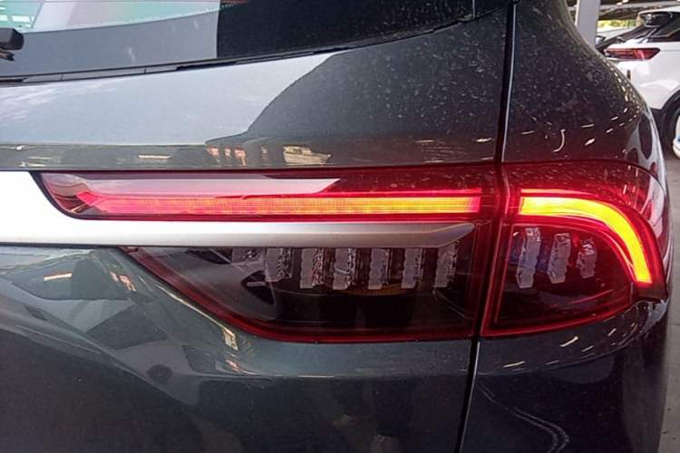 Used Geely Auto Haoyue 2020 1.8TD DCT Flagship 7-Seater Right Rear Taillight