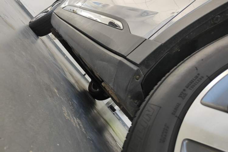 Used Geely Auto Haoyue 2020 1.8TD DCT Flagship 5-Seater Right Side Sill