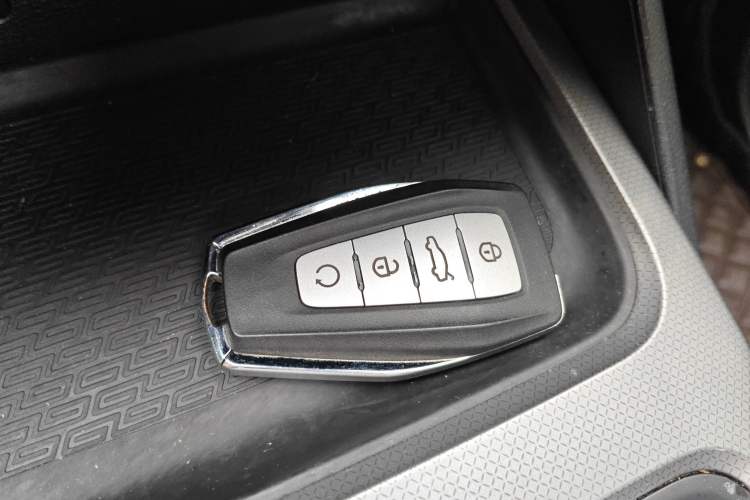 Used Geely Auto Haoyue 2020 1.8TD DCT Flagship 7-Seater Vehicle Key