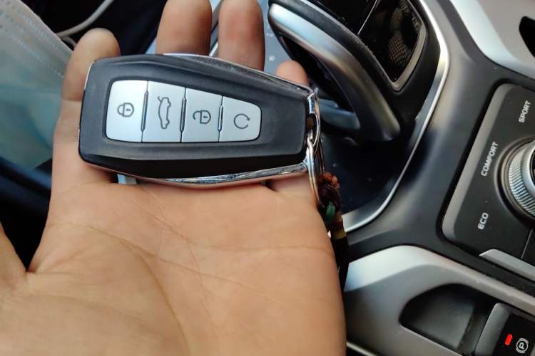 Used Geely Auto Haoyue 2020 1.8TD DCT Luxury 7-Seater Vehicle Key