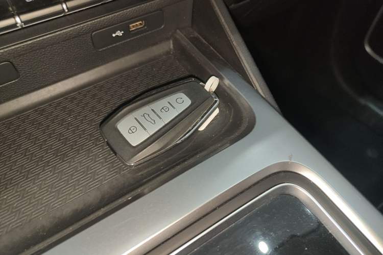 Used Geely Auto Haoyue 2020 1.8TD DCT Luxury 7-Seater Vehicle Key