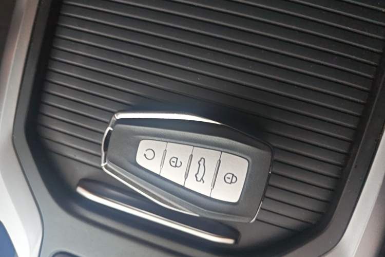 Used Geely Auto Haoyue 2020 1.8TD DCT Luxury Model 5 Seats Vehicle Key