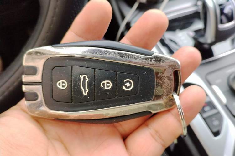 Used Geely Auto Haoyue 2020 1.8TD DCT Luxury 7-Seater Vehicle Key
