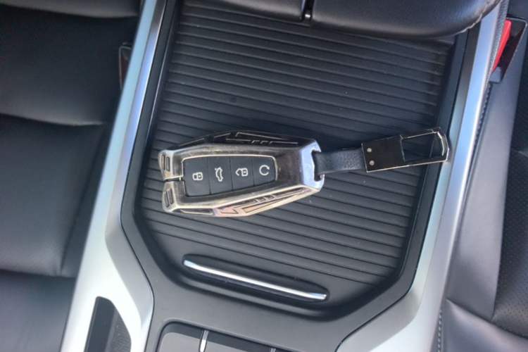 Used Geely Auto Haoyue 2020 1.8TD DCT Luxury Model 5 Seats Vehicle Key