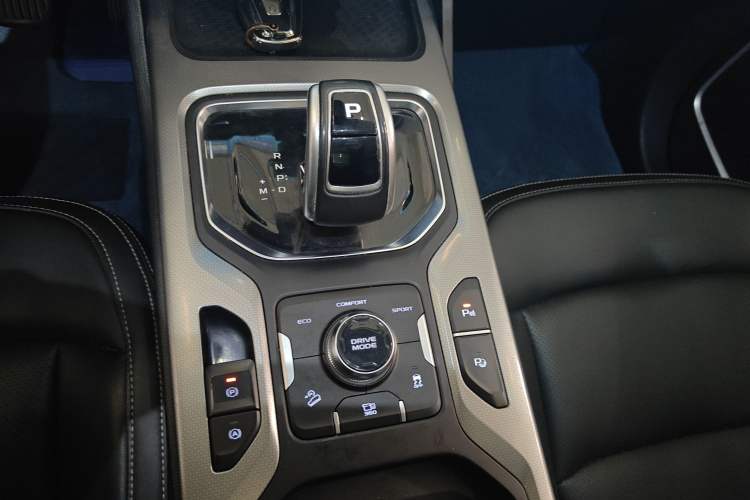 Used Geely Auto Haoyue 2020 1.8TD DCT Flagship 7-Seater Gear Lever