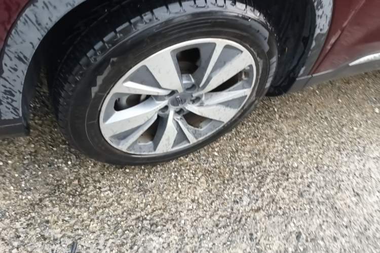 Used Geely Auto Haoyue 2020 1.8TD DCT Flagship 7-Seater Left Front Wheel Hub