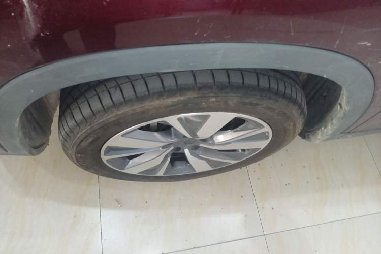 Used Geely Auto Haoyue 2020 1.8TD DCT Flagship 5-Seater Left Front Wheel Hub