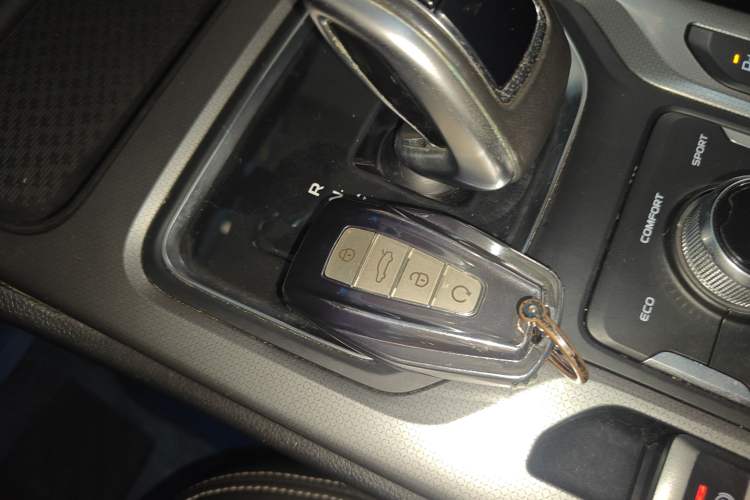 Used Geely Auto Haoyue 2020 1.8TD DCT Flagship 7-Seater Vehicle Key