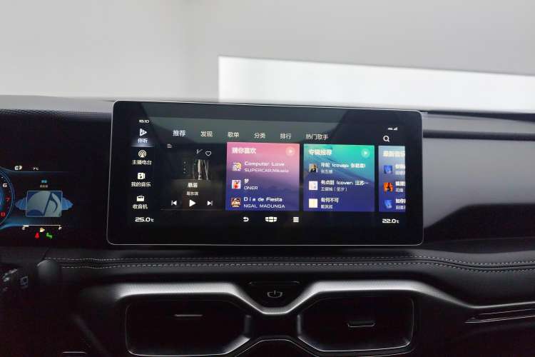 Used Geely Auto Haoyue 2020 1.8TD DCT Flagship 7-Seater Audio And AC Panel