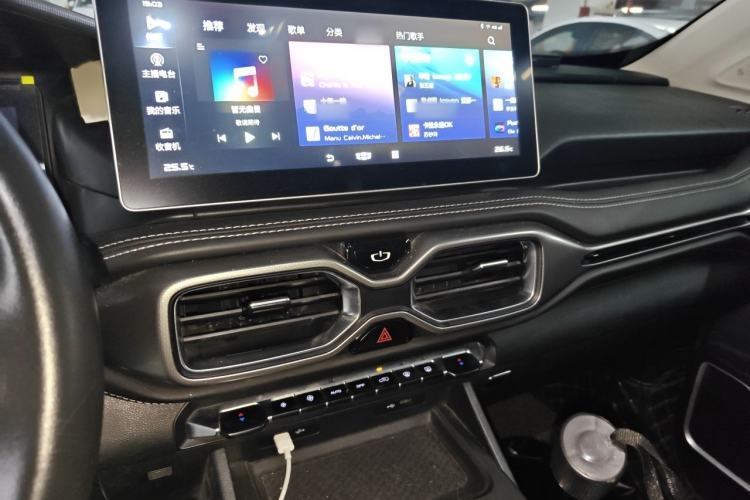 Used Geely Auto Haoyue 2020 1.8TD DCT Luxury 7-Seater Audio And AC Panel