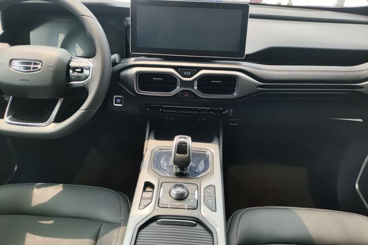Used Geely Auto Haoyue 2020 1.8TD DCT Flagship 7-Seater Audio And AC Panel
