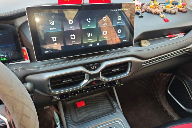 Used Geely Auto Haoyue 2020 1.8TD DCT Flagship 7-Seater Audio And AC Panel