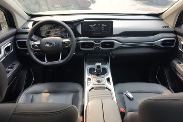 Used Geely Auto Haoyue 2020 1.8TD DCT Luxury 7-Seater Center Console