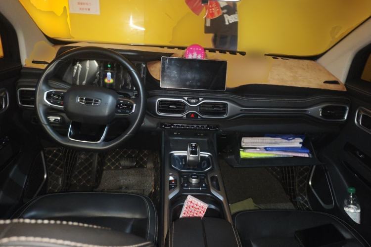 Used Geely Auto Haoyue 2020 1.8TD DCT Luxury 7-Seater Center Console