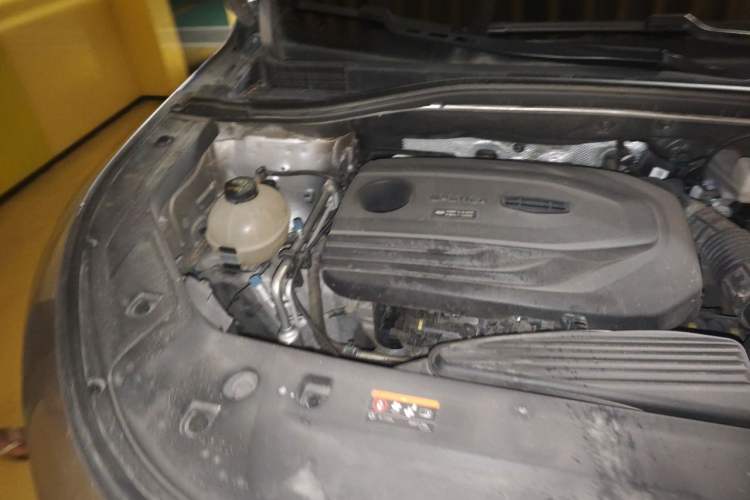 Used Geely Auto Haoyue 2020 1.8TD DCT Luxury 7-Seater Engine Bay Right