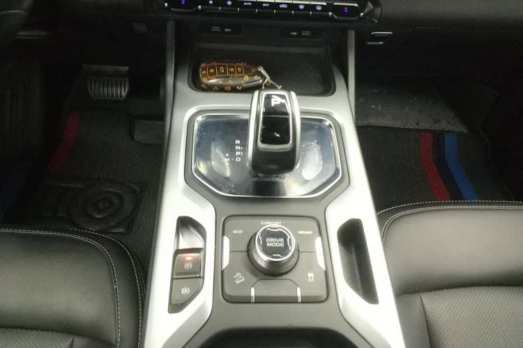 Used Geely Auto Haoyue 2020 1.8TD DCT Luxury 7-Seater Gear Lever