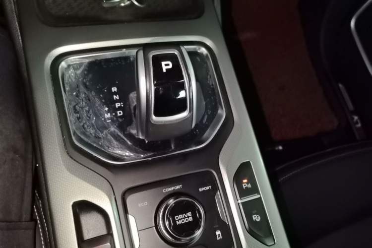 Used Geely Auto Haoyue 2020 1.8TD DCT Flagship 7-Seater Gear Lever