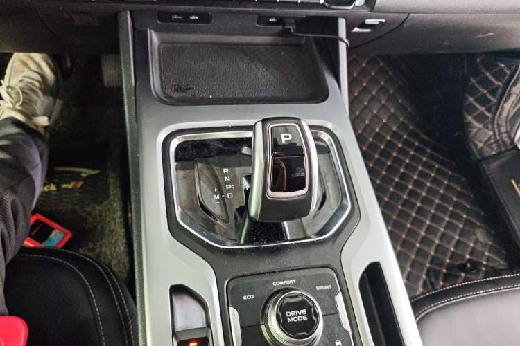 Used Geely Auto Haoyue 2020 1.8TD DCT Luxury 7-Seater Gear Lever