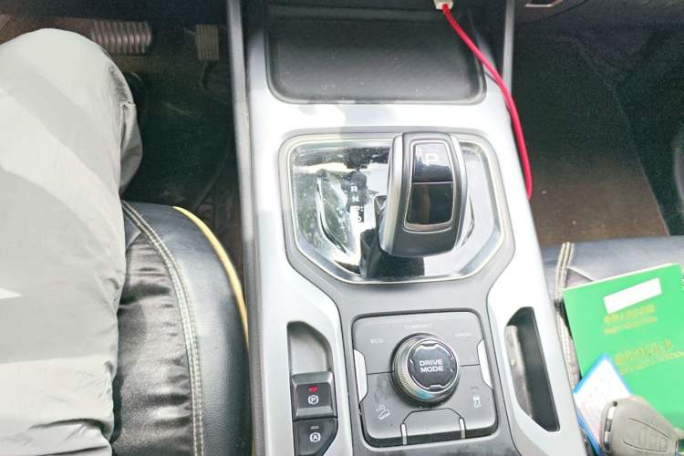 Used Geely Auto Haoyue 2020 1.8TD DCT Luxury 7-Seater Gear Lever