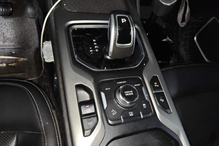 Used Geely Auto Haoyue 2020 1.8TD DCT Luxury 7-Seater Gear Lever