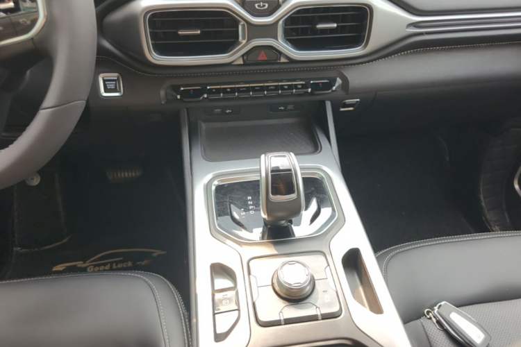 Used Geely Auto Haoyue 2020 1.8TD DCT Luxury 7-Seater Gear Lever