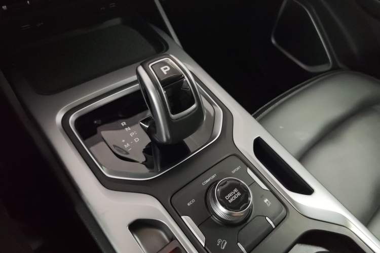 Used Geely Auto Haoyue 2020 1.8TD DCT Luxury Model 5 Seats Gear Lever