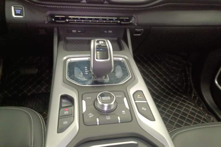 Used Geely Auto Haoyue 2020 1.8TD DCT Flagship 7-Seater Gear Lever